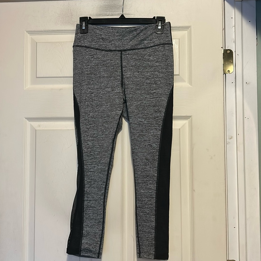 Capri Length Leggings Size Medium Gray Sheer Leg Panels